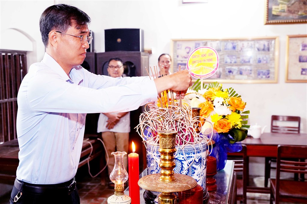 Anh-tin-bai