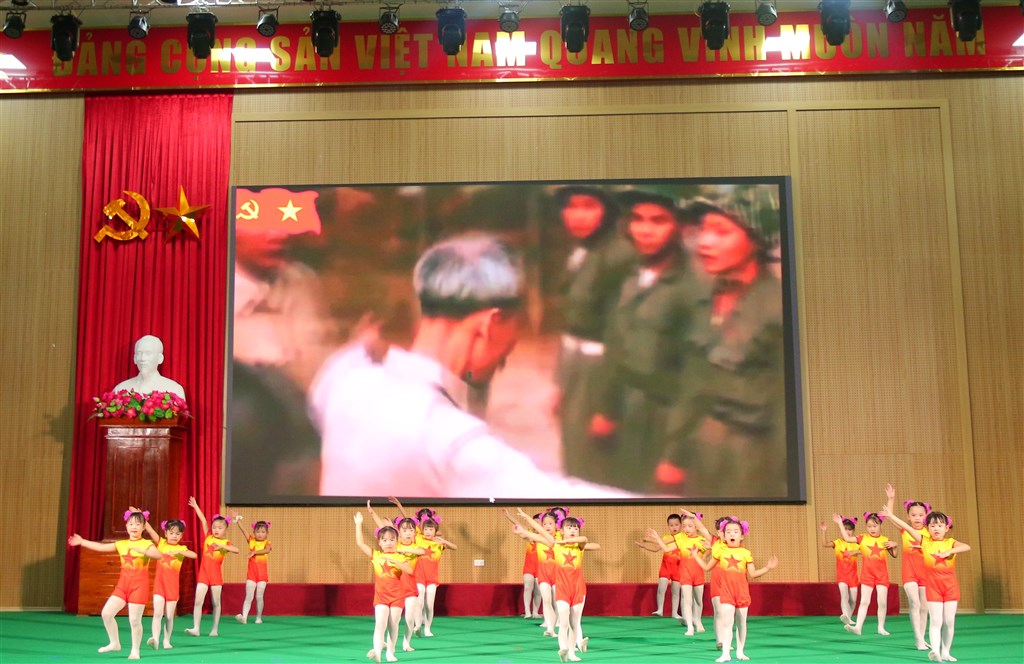 Anh-tin-bai