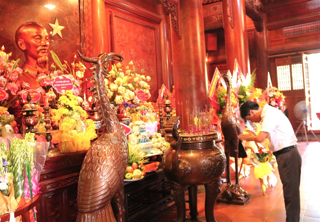 Anh-tin-bai