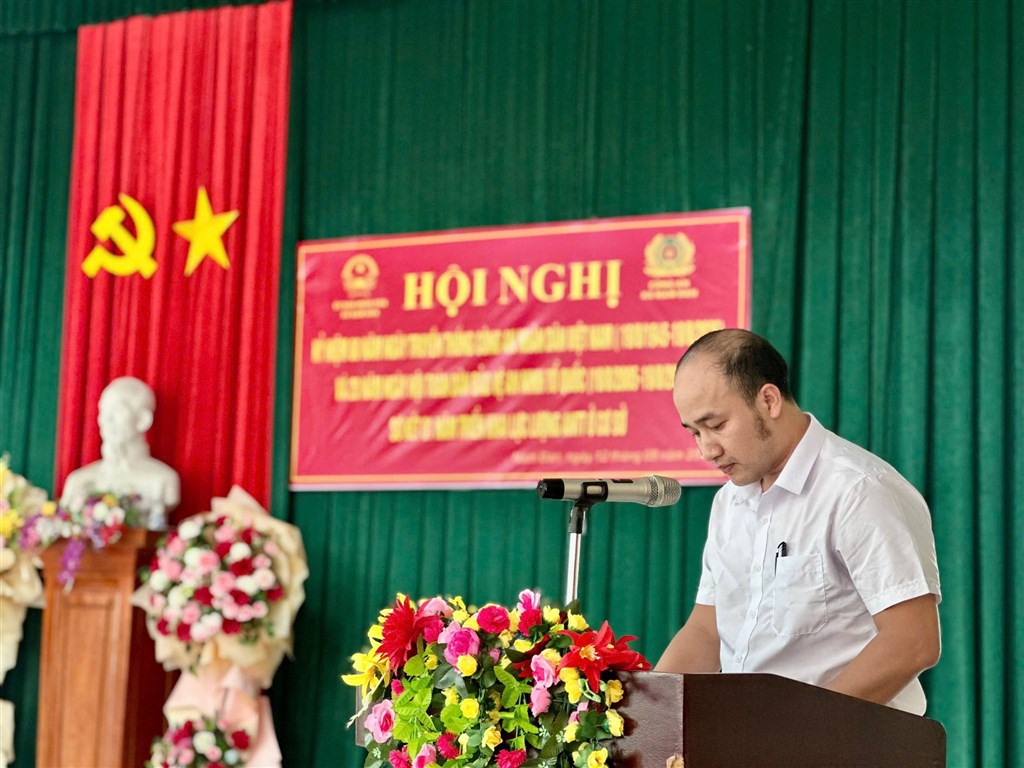 Anh-tin-bai