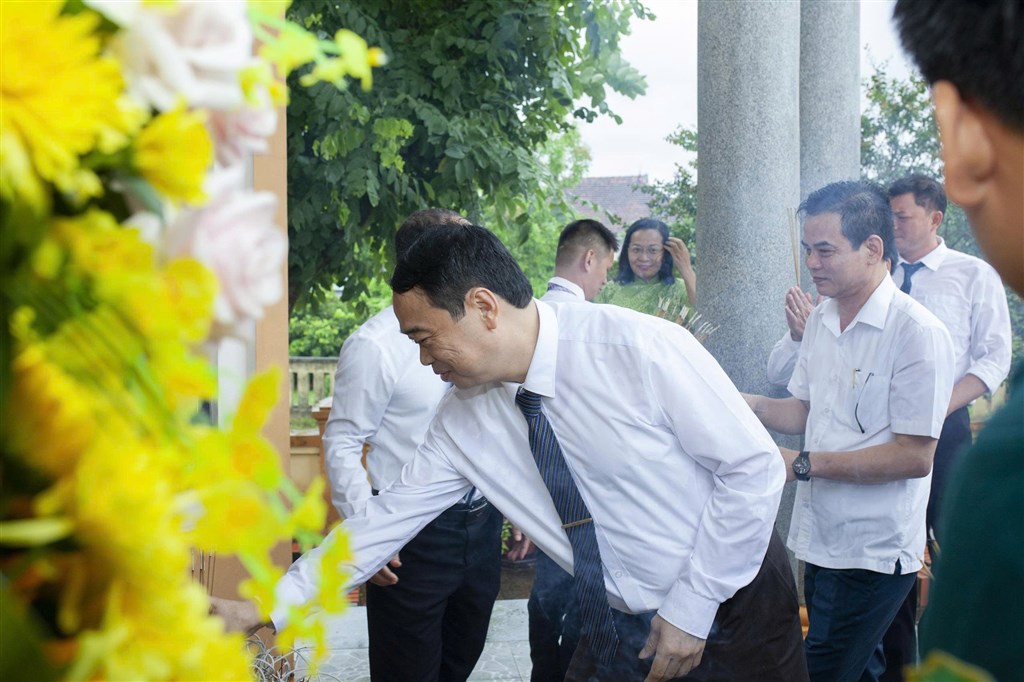 Anh-tin-bai