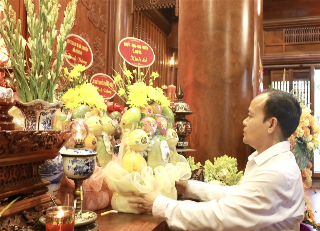 Anh-tin-bai