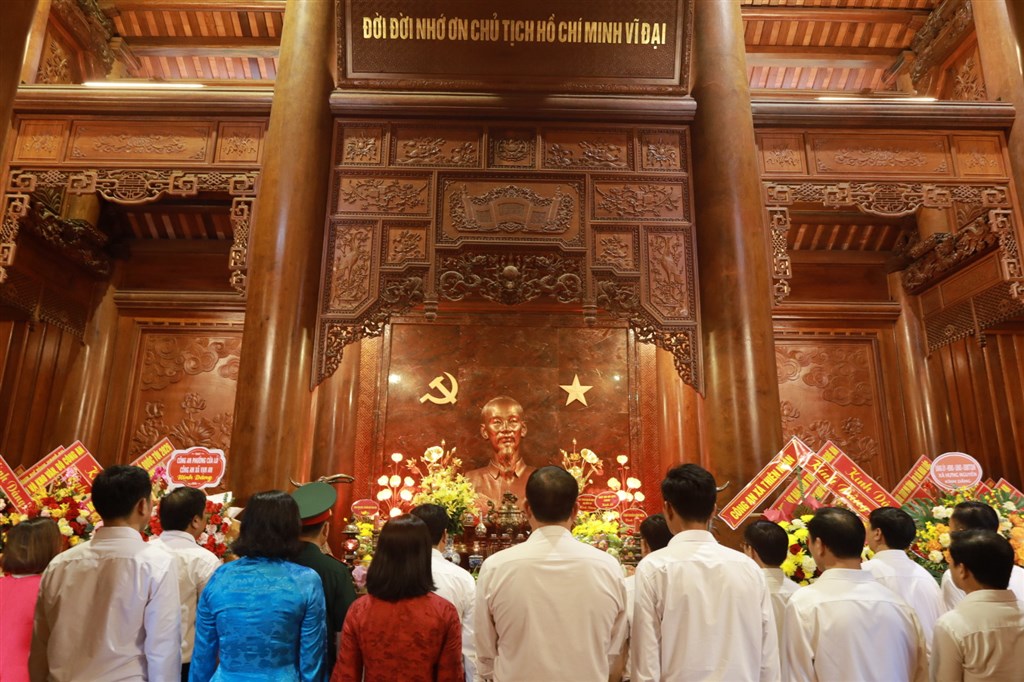 Anh-tin-bai