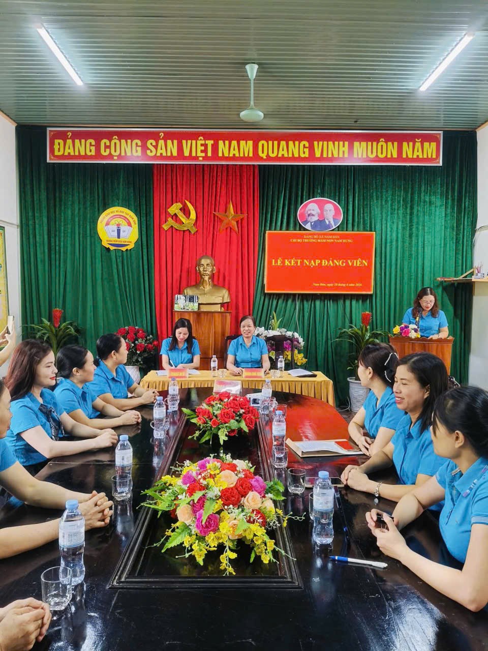 Anh-tin-bai