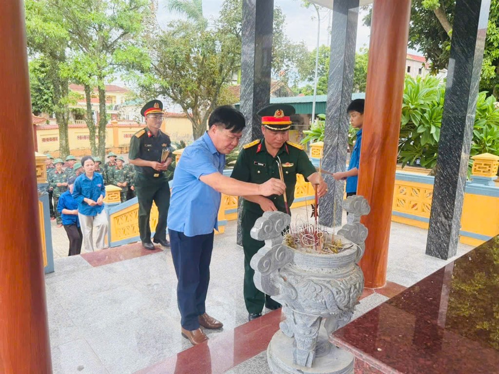 Anh-tin-bai