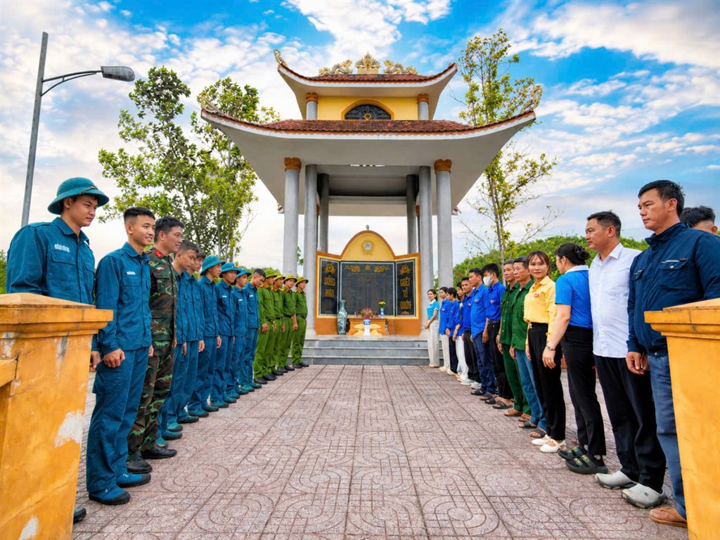 Anh-tin-bai