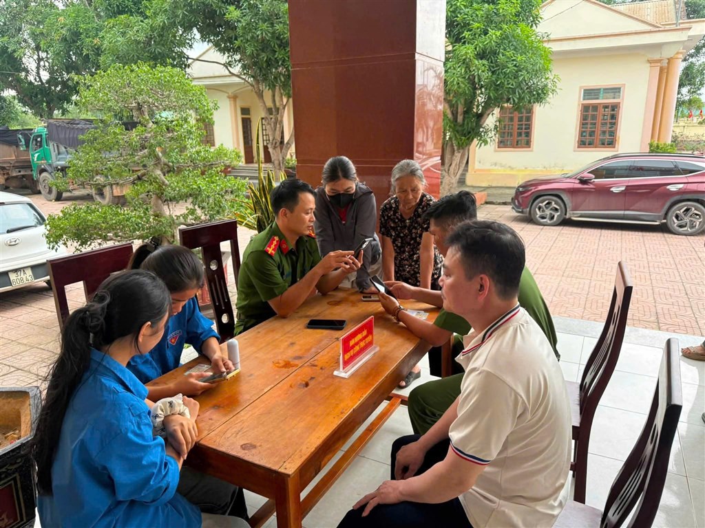 Anh-tin-bai