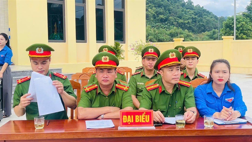 Anh-tin-bai