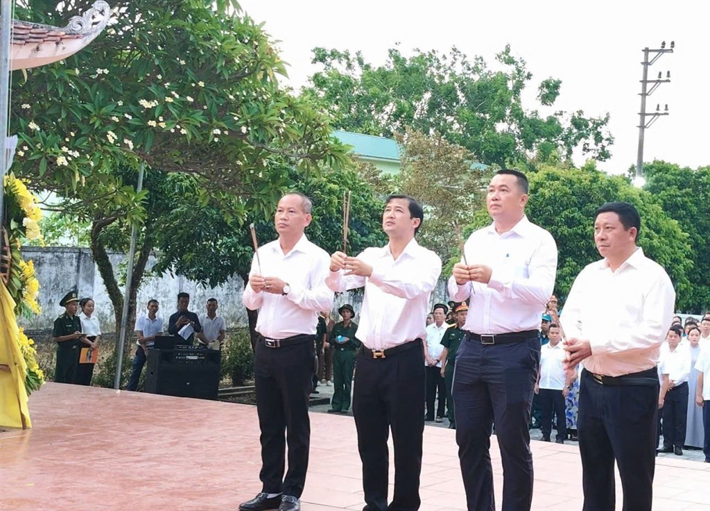 Anh-tin-bai