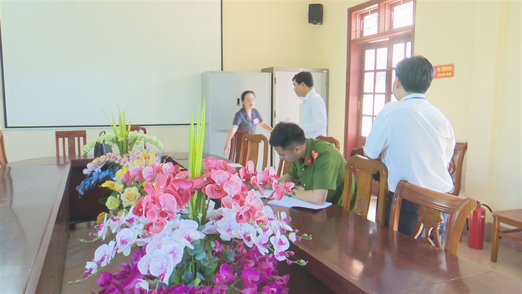 Anh-tin-bai