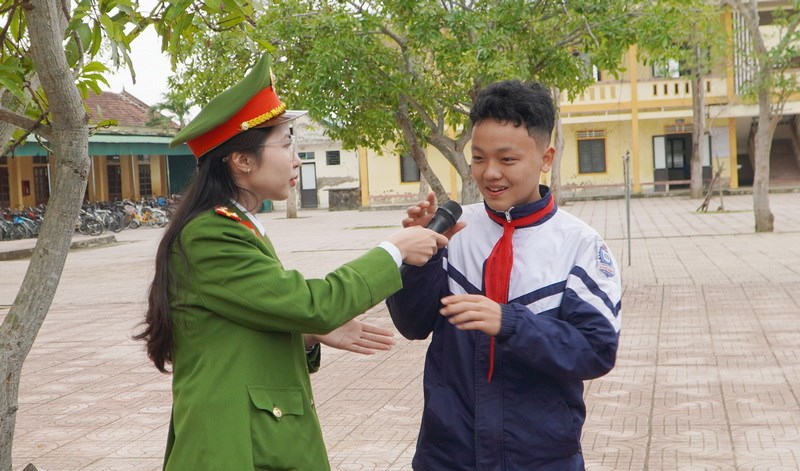 Anh-tin-bai