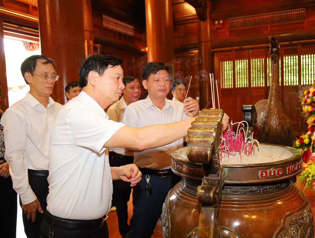 Anh-tin-bai