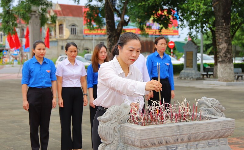 Anh-tin-bai
