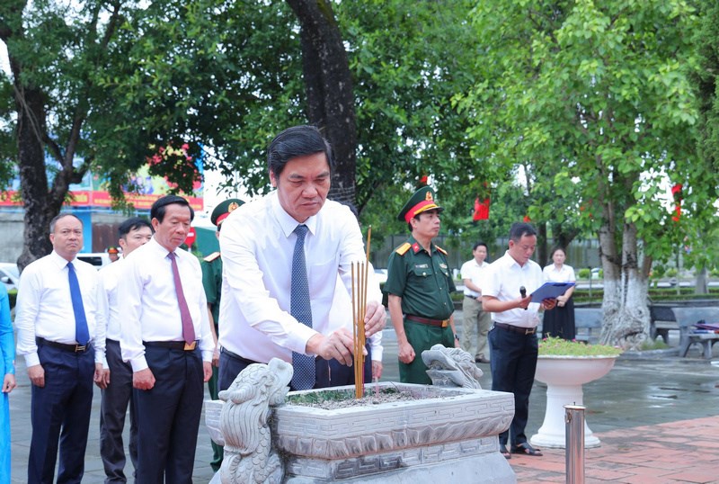 Anh-tin-bai