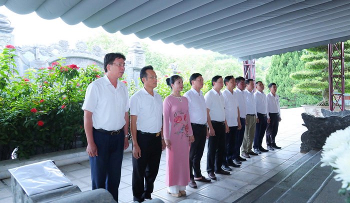Anh-tin-bai
