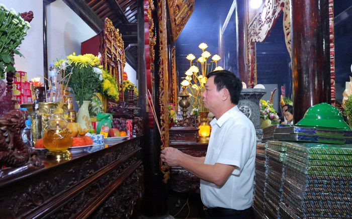 Anh-tin-bai