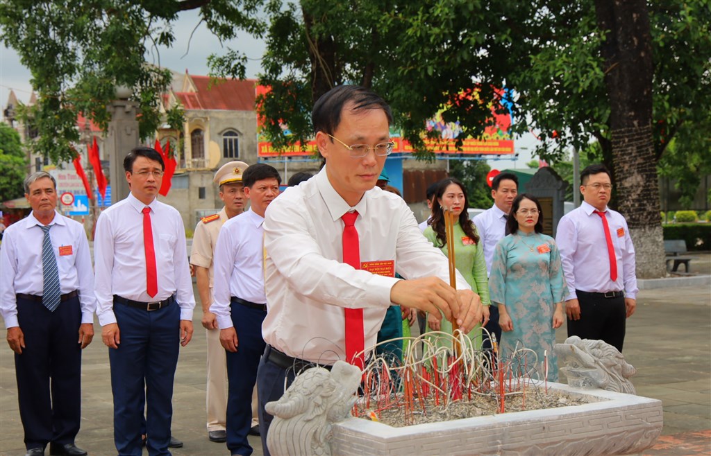 Anh-tin-bai