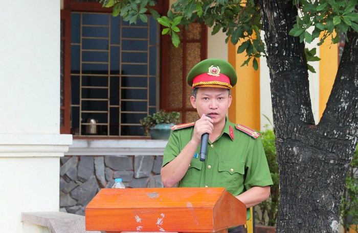Anh-tin-bai