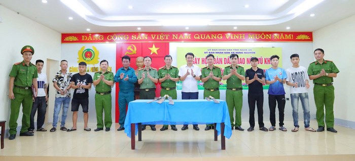 Anh-tin-bai