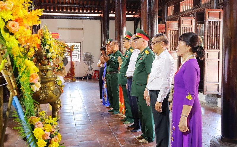 Anh-tin-bai