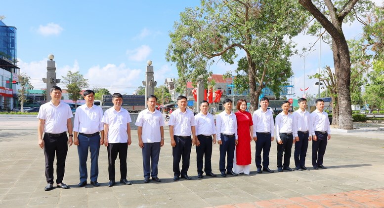 Anh-tin-bai