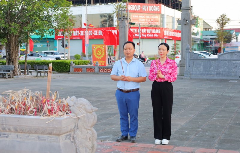 Anh-tin-bai