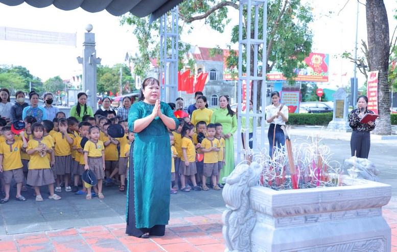 Anh-tin-bai