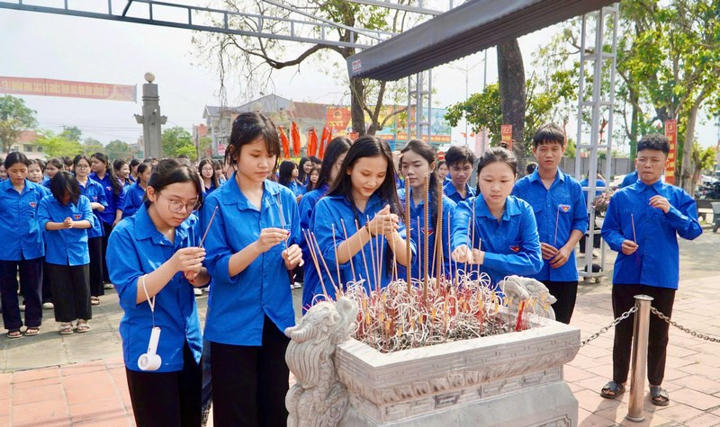 Anh-tin-bai