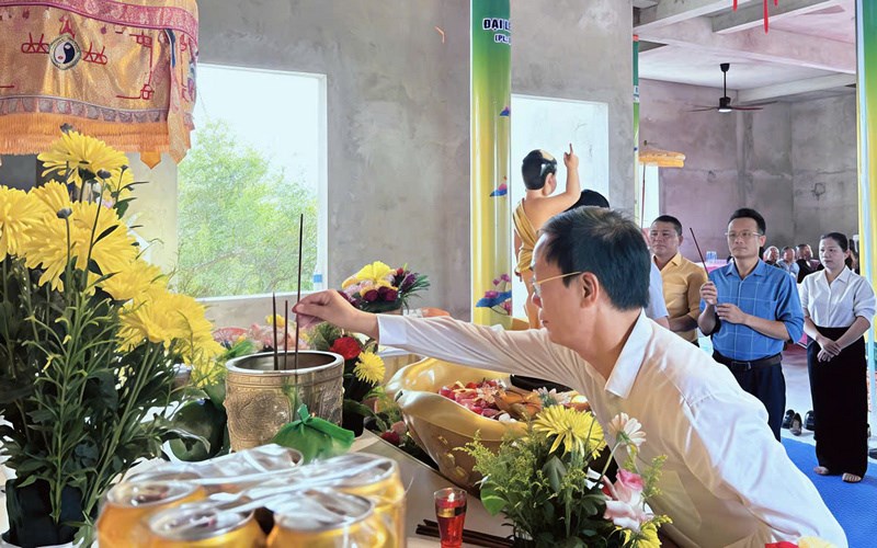 Anh-tin-bai