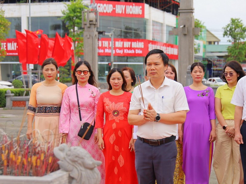 Anh-tin-bai
