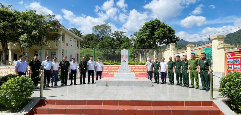 Anh-tin-bai