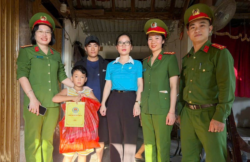 Anh-tin-bai