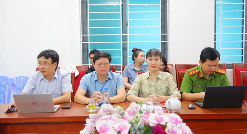 Anh-tin-bai