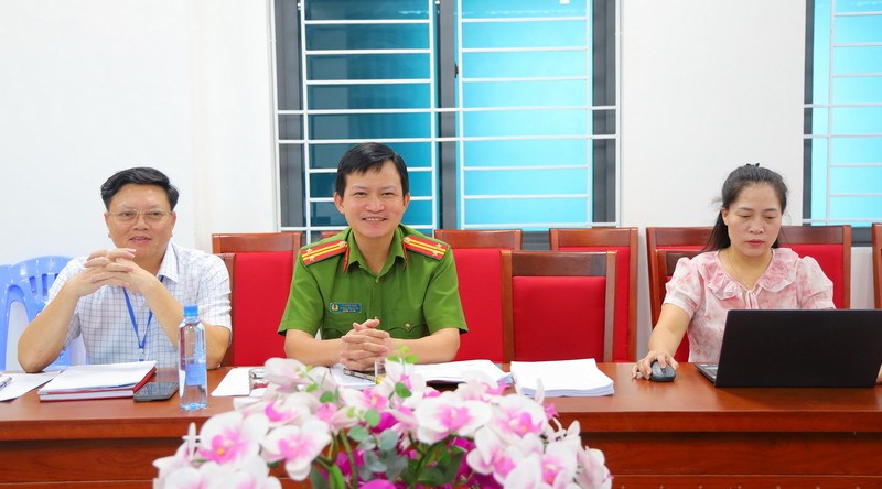 Anh-tin-bai