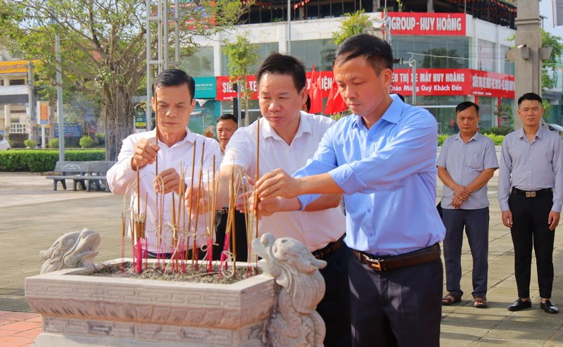 Anh-tin-bai