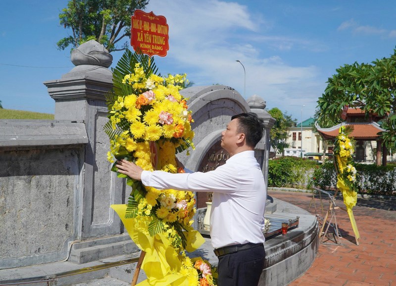 Anh-tin-bai