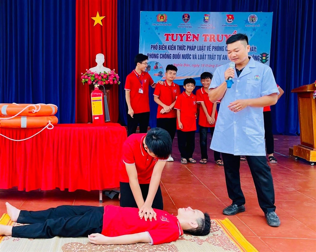 Anh-tin-bai