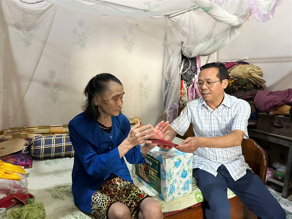 Anh-tin-bai