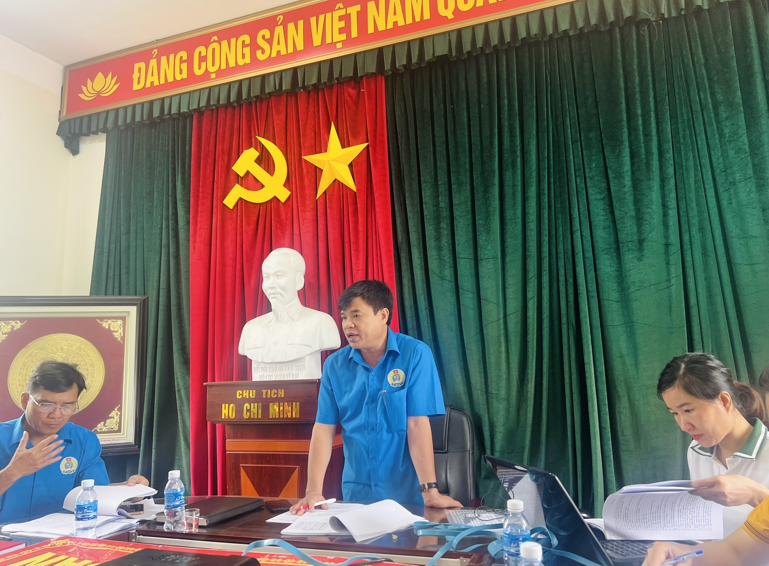 Anh-tin-bai
