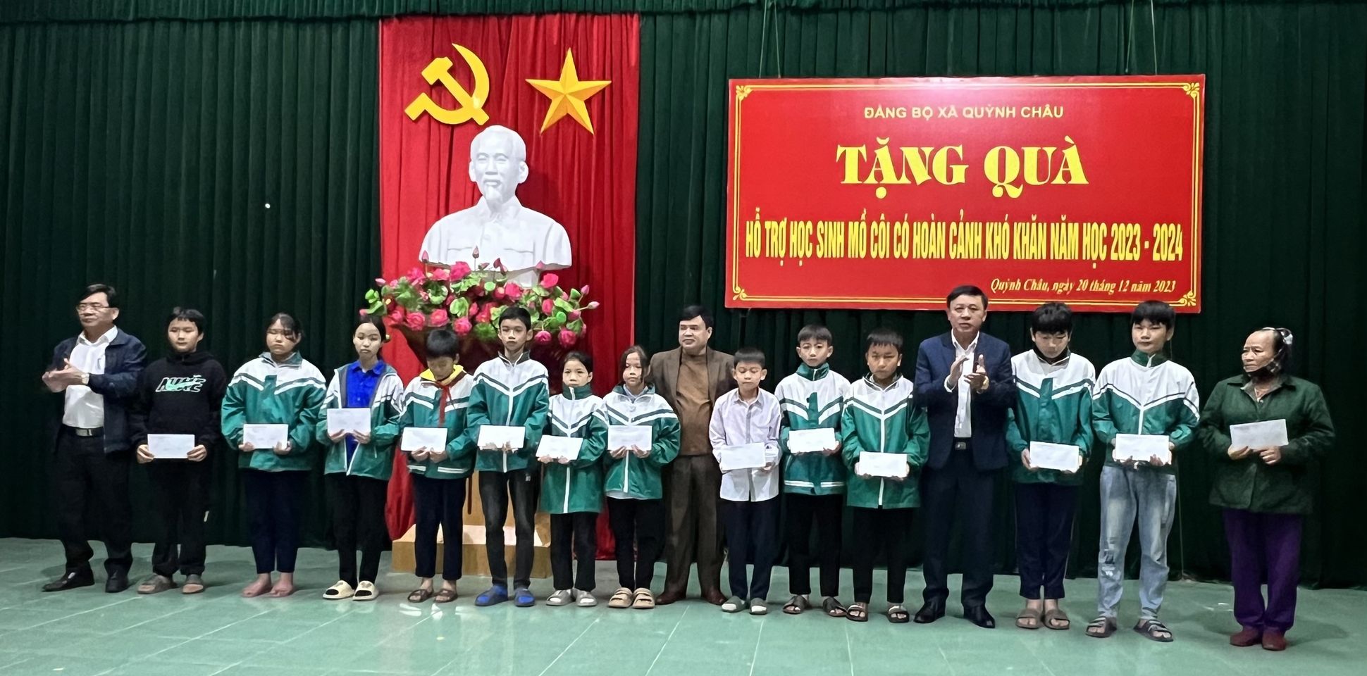 Anh-tin-bai