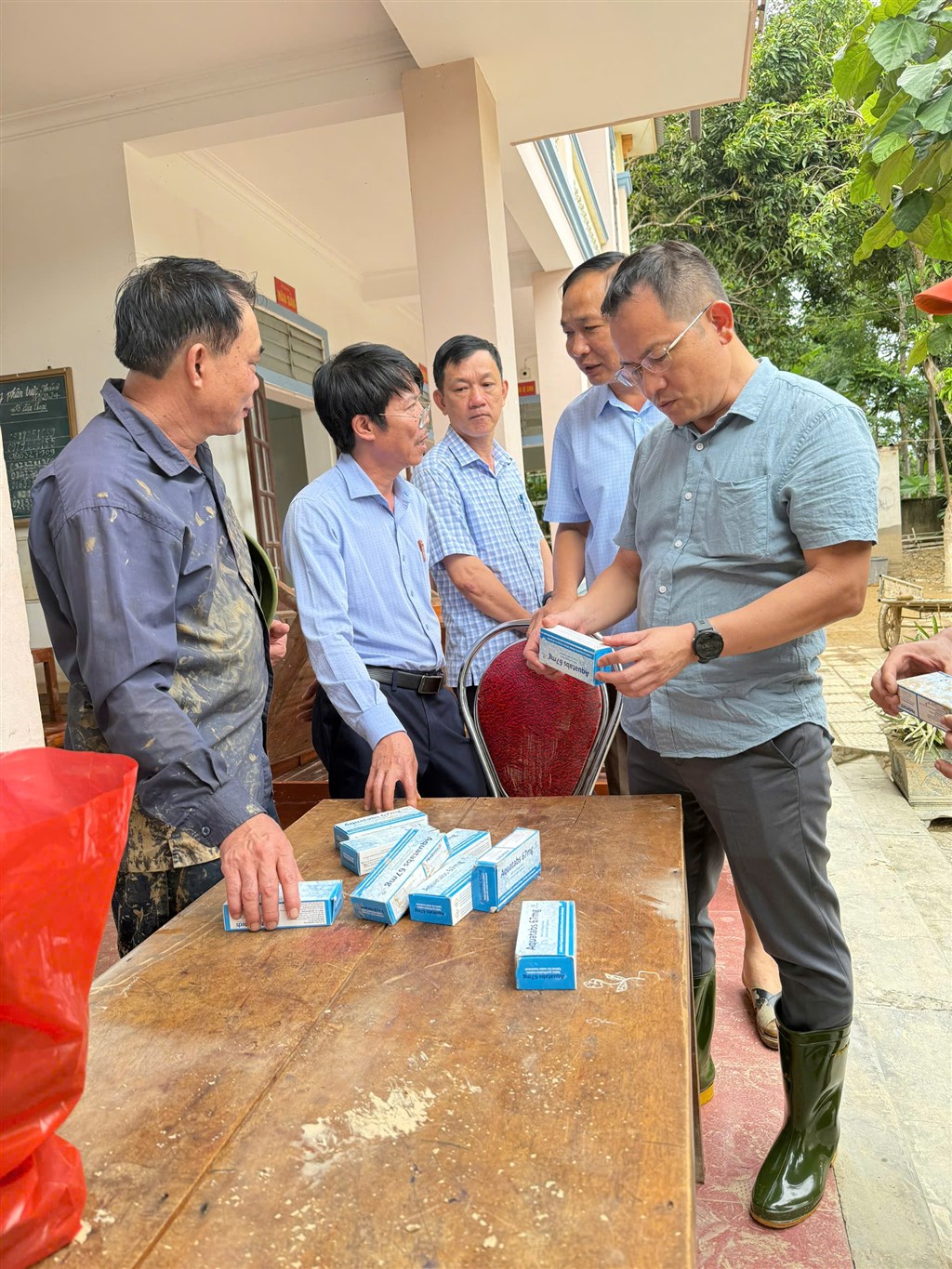 Anh-tin-bai