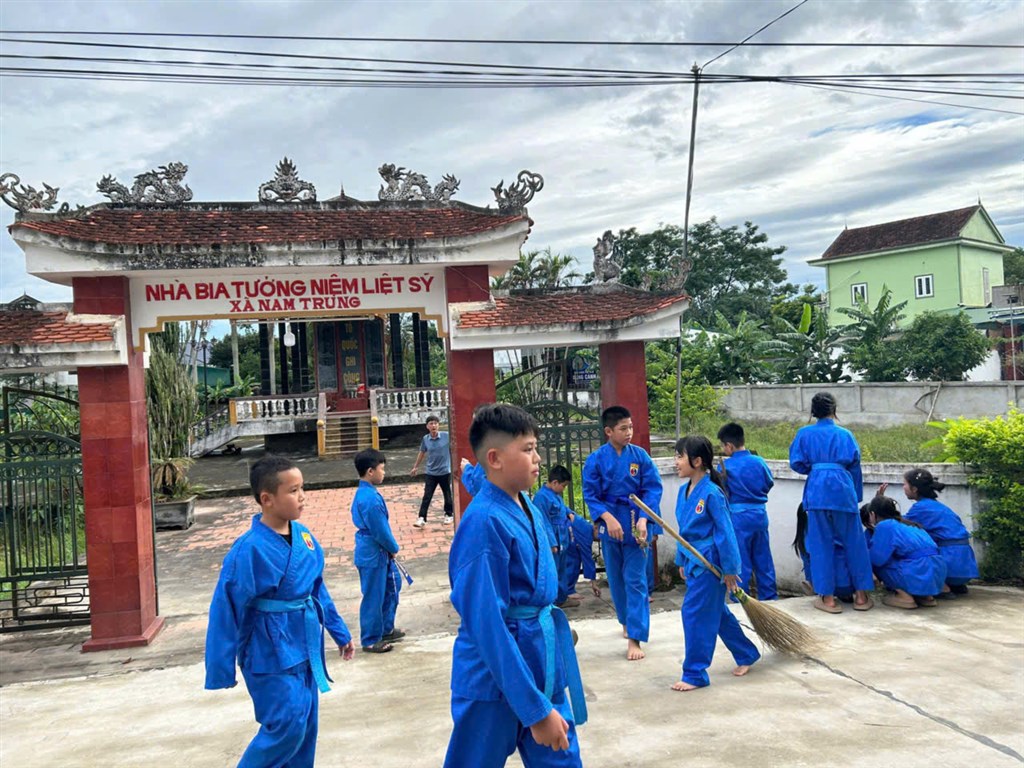 Anh-tin-bai