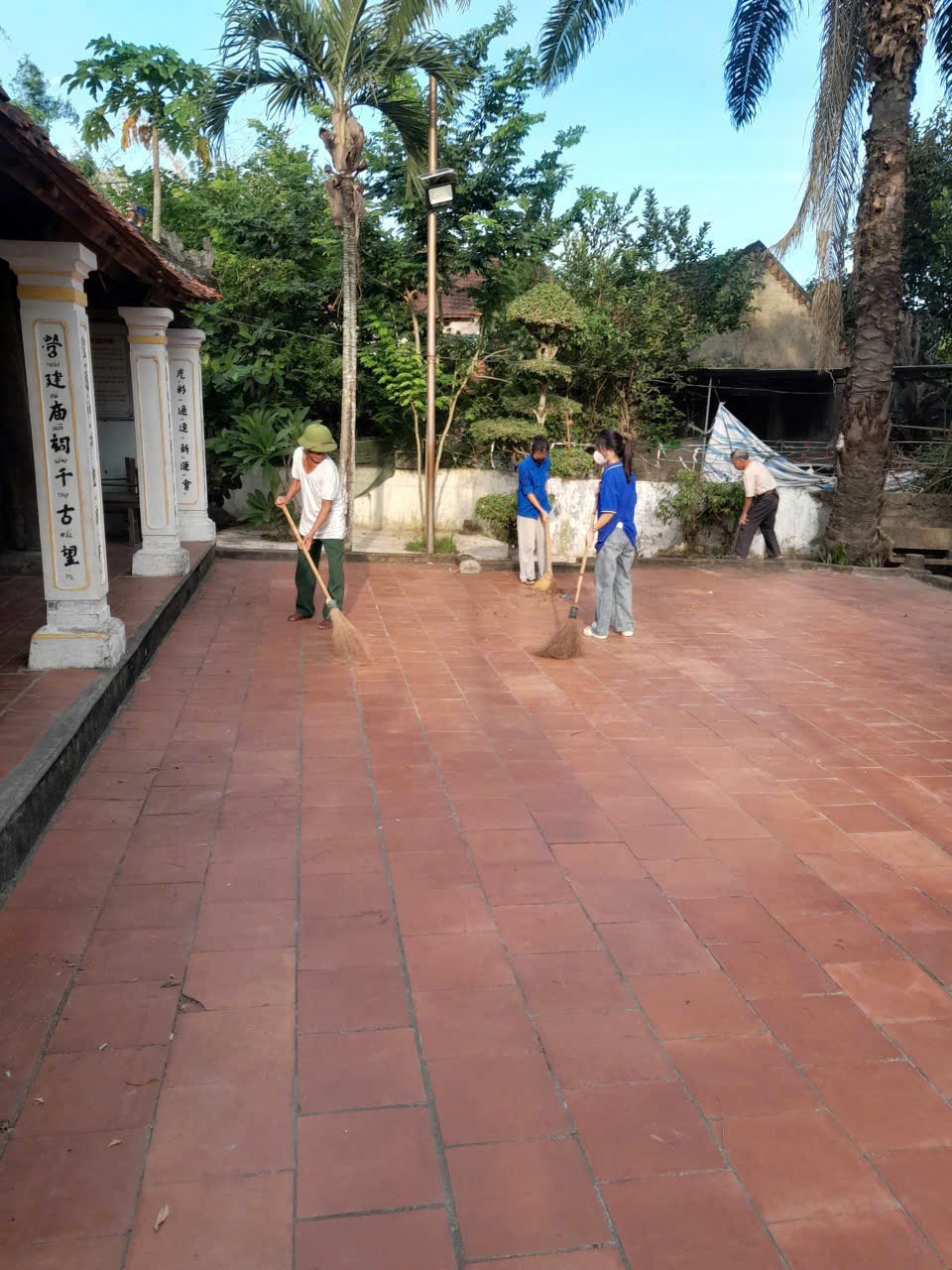 Anh-tin-bai