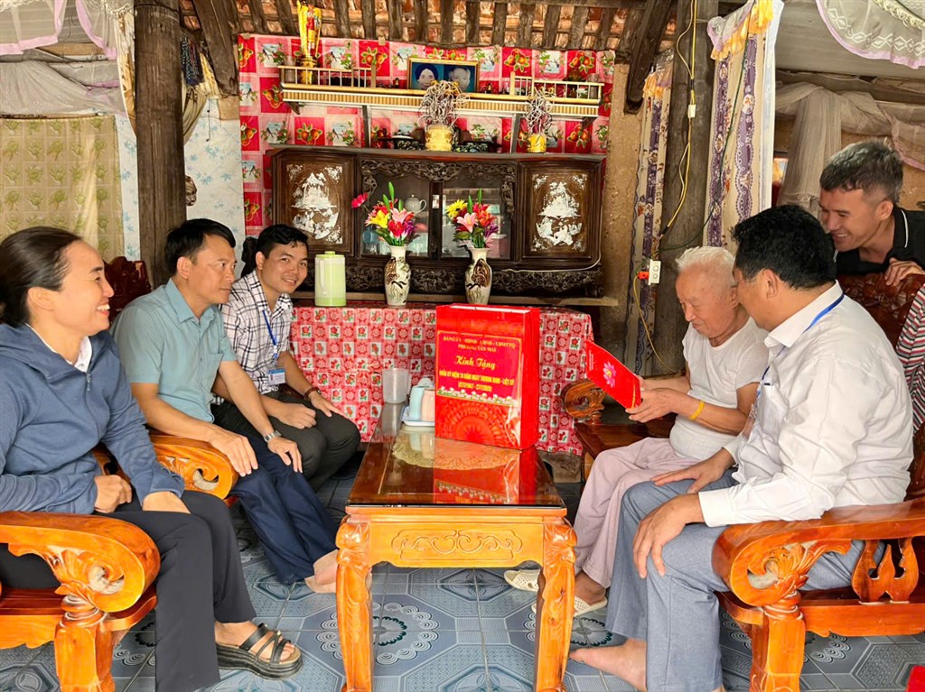 Anh-tin-bai