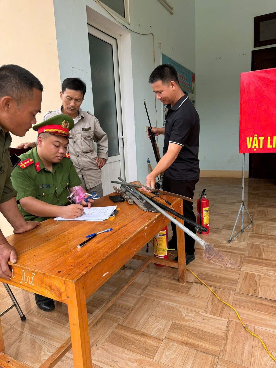 Anh-tin-bai