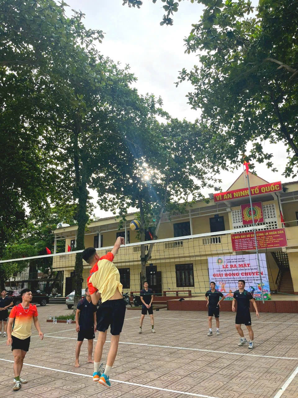 Anh-tin-bai