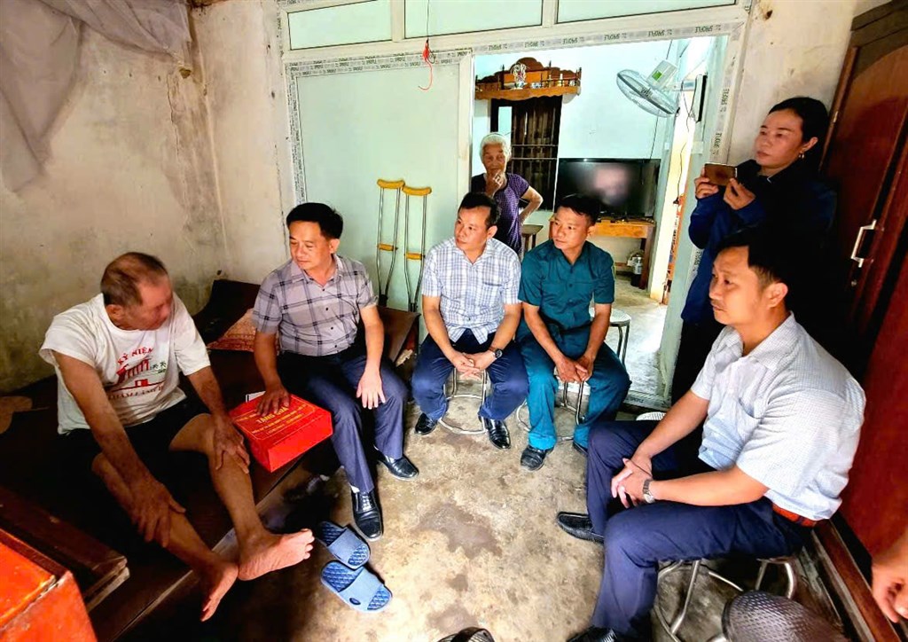 Anh-tin-bai