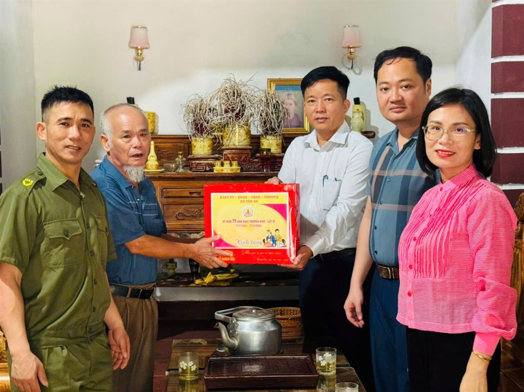 Anh-tin-bai