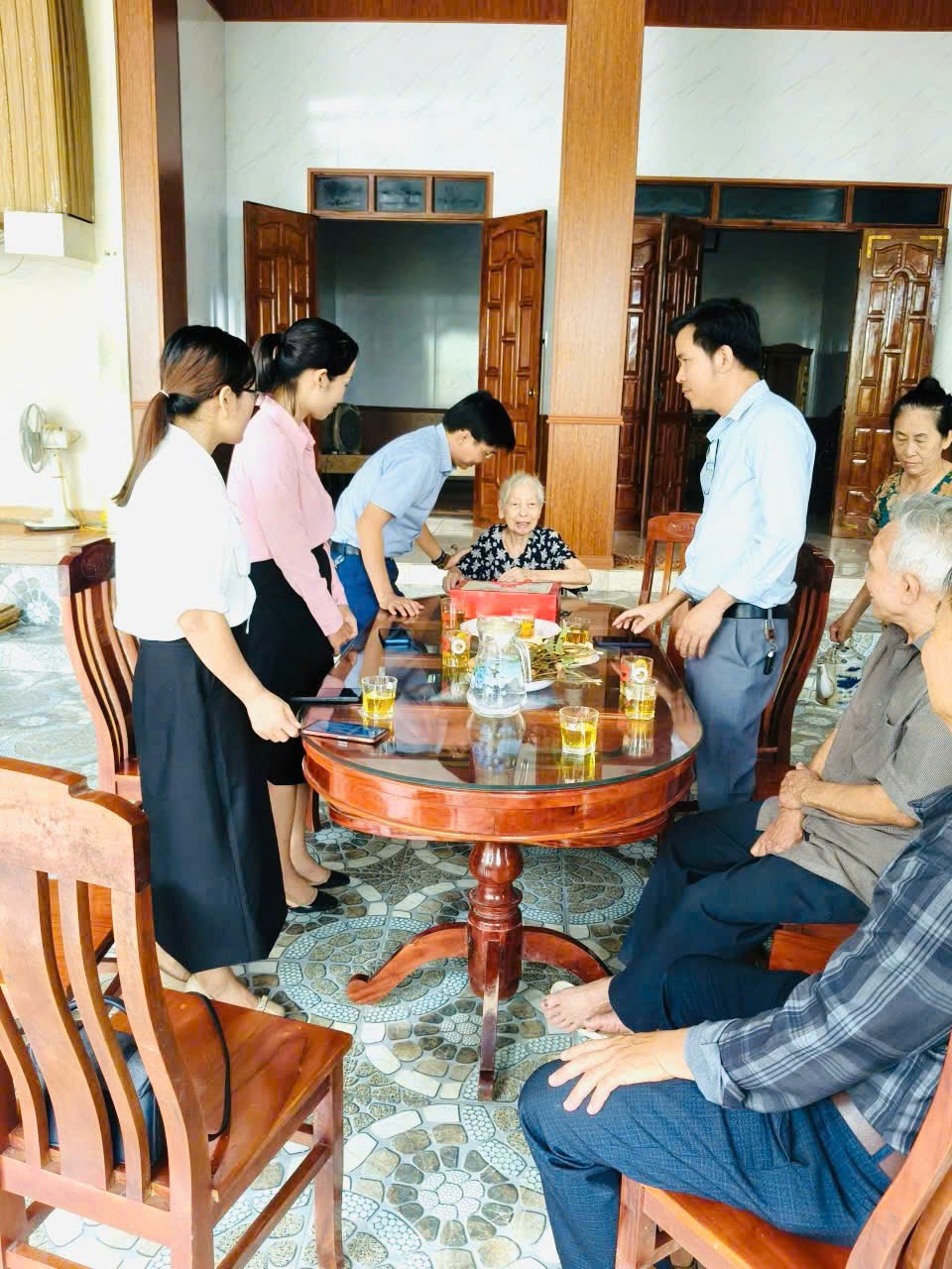Anh-tin-bai