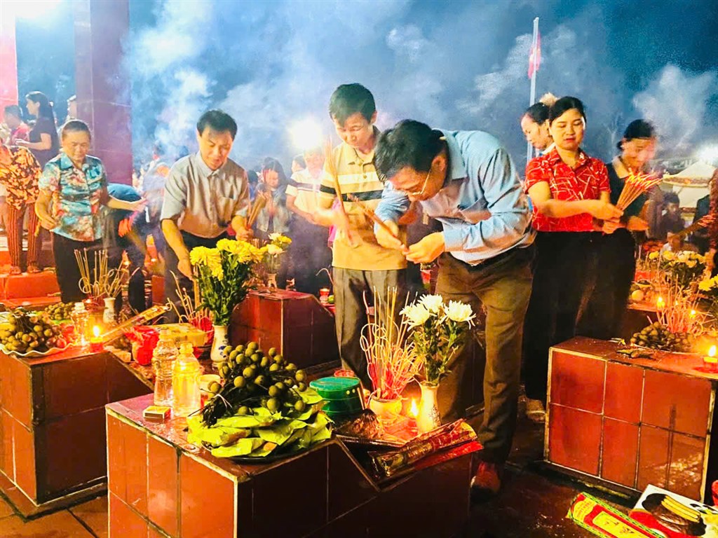 Anh-tin-bai